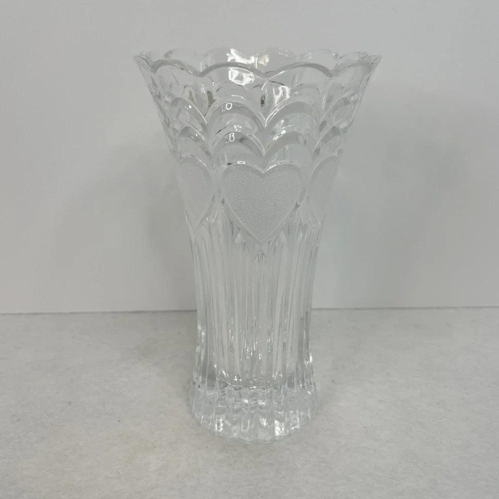 FTD 24% Lead Crystal Hearts Ribbed Vase Love Roses Vintage Retro 7